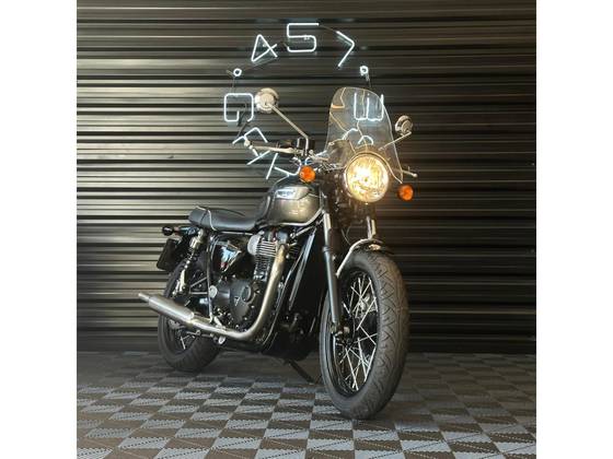 TRIUMPH BONNEVILLE T100 900 
